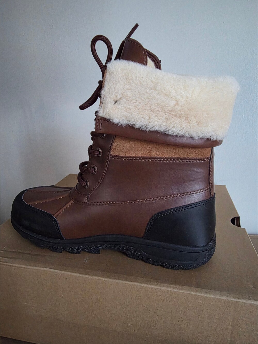 UGG Butte II CWR waterproof winter boots Kids Size 5 New With Box